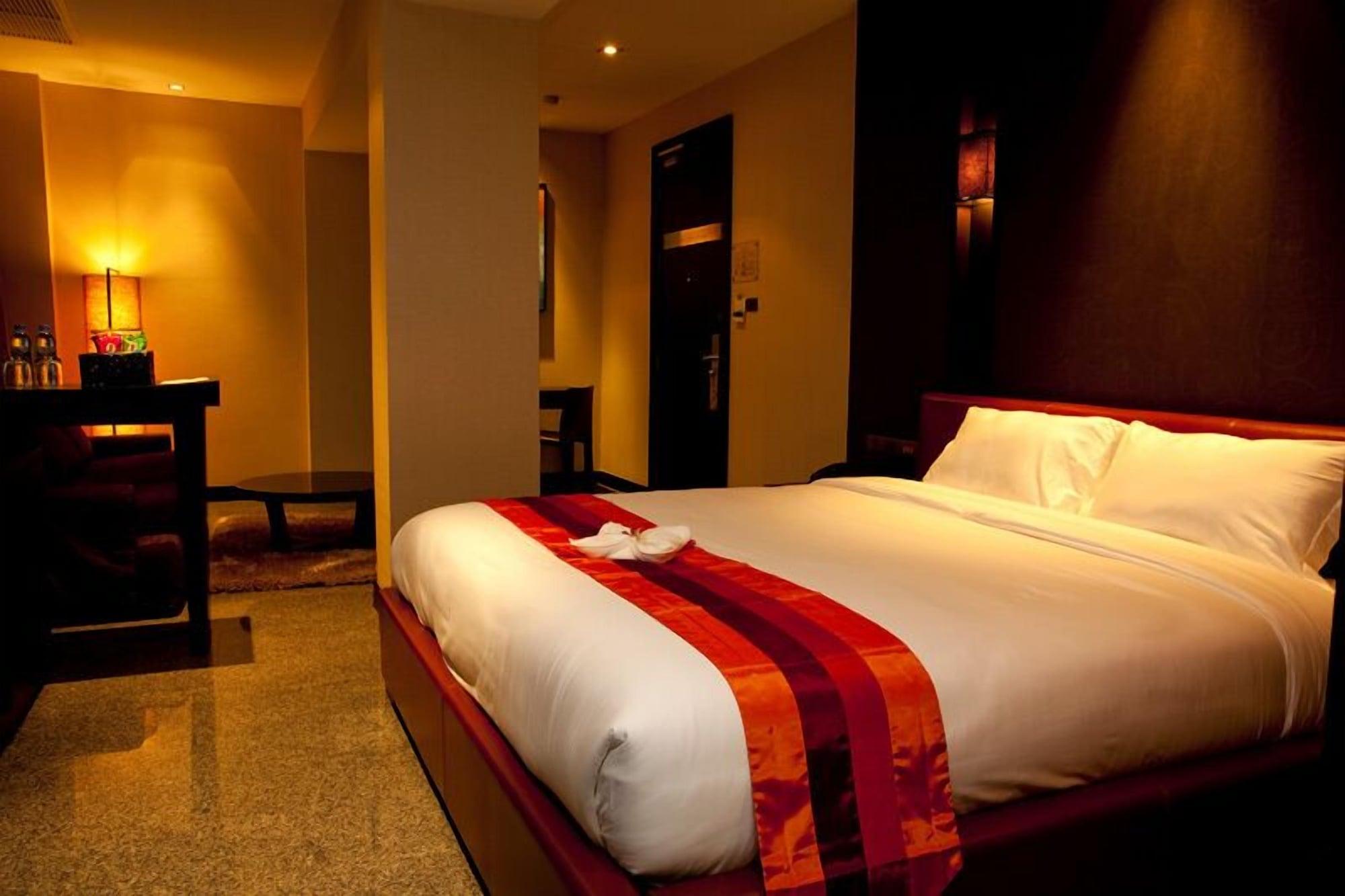 Hotel Pietra Bangkok Esterno foto