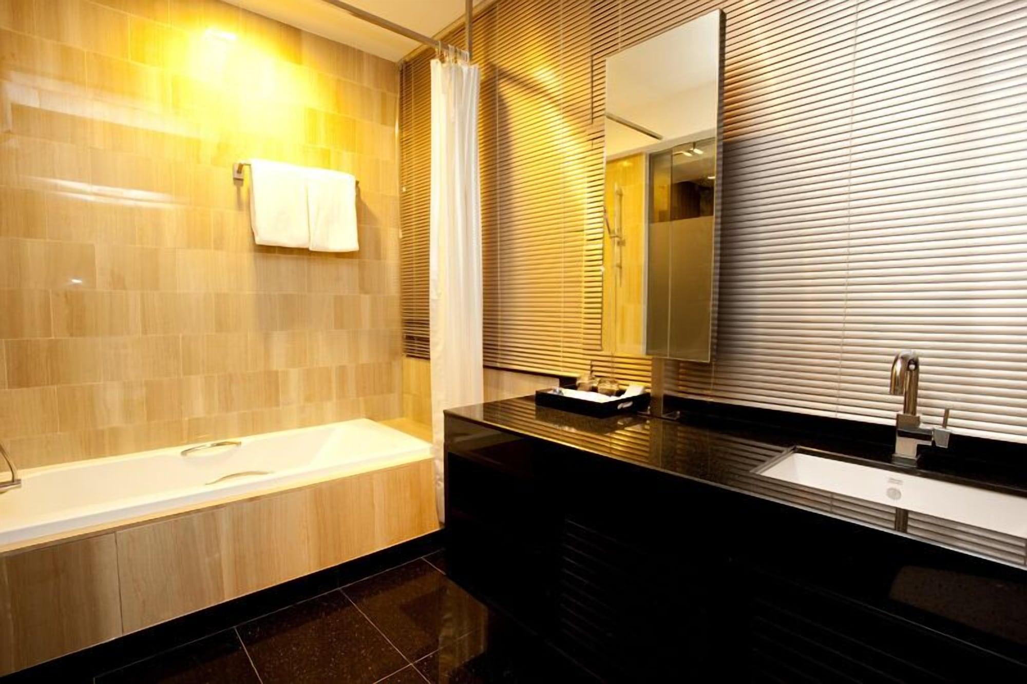 Hotel Pietra Bangkok Esterno foto