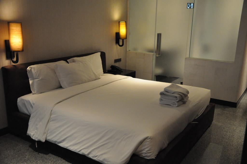 Hotel Pietra Bangkok Esterno foto