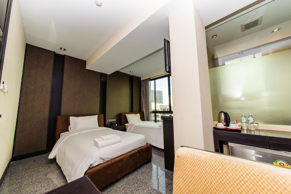 Hotel Pietra Bangkok Esterno foto