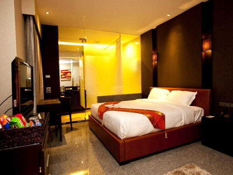 Hotel Pietra Bangkok Esterno foto